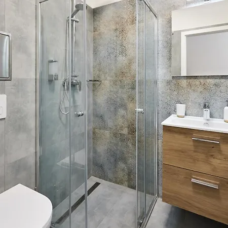 44 Aparthotel 4*