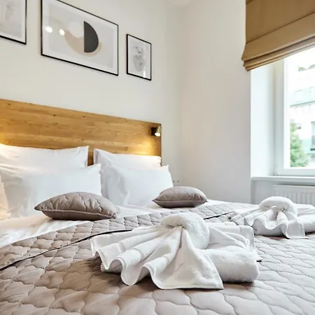 44 Apartahotel 4*