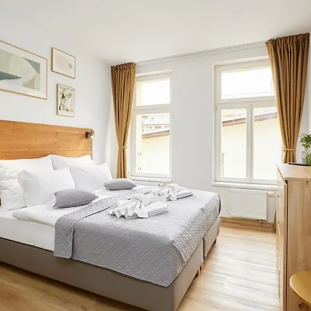 44 Apartahotel 4*