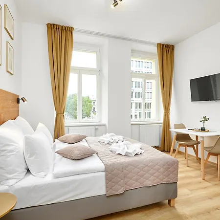 44 Apartahotel 4*