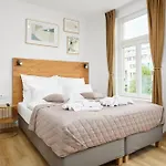 44 Aparthotel 4*